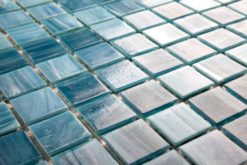 Glasmosaik 2x2cm, blåmelerad