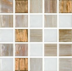Glasmosaik 2x2cm, mix av beige, brons och vit med bronsinslag