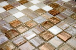 Glasmosaik 2x2cm, mix av beige, brons och vit med bronsinslag