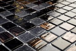 Glasmosaik 2x2cm, mix av svart, brun, grå med guldinslag