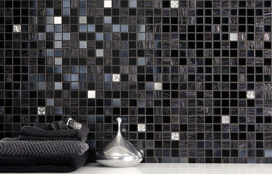 Glasmosaik 2x2cm, mix svart, metallic, glitter och vita guldbitar