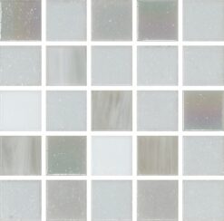 Glasmosaik 2x2cm, mix av grå, vit, grå pärlemor