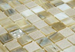 Glasmosaik 2x2cm, Mix av beige, grå + vita guldbitar