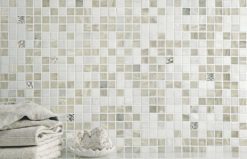 Glasmosaik 2x2cm, Mix av vit + vita guldbitar