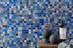 Glasmosaik 2x2cm, Mix blå med guldinslag