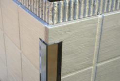 Hörnskydd EAA aluminium matt 10 mm