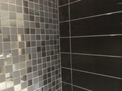 Coco 10×30 svart blank