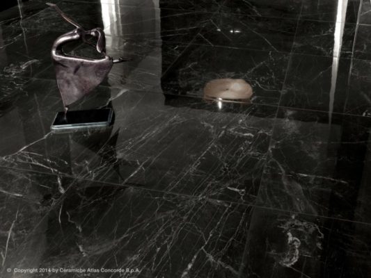 Marvel Noir St. Laurent Honed