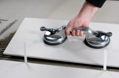 Plattlyft två sugkoppar